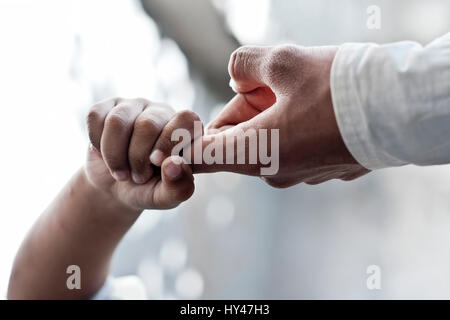 Helfende Hand. Stockfoto