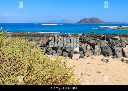 Blick auf die Insel Lobos vom Beach in Corralejo, Fuerteventura, Kanarische Inseln, Spanien Stockfoto