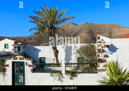 Typisch kanarische Stil weißes Haus in ländlichen Gegend von Tefia Dorf, Fuerteventura, Kanarische Inseln, Spanien Stockfoto