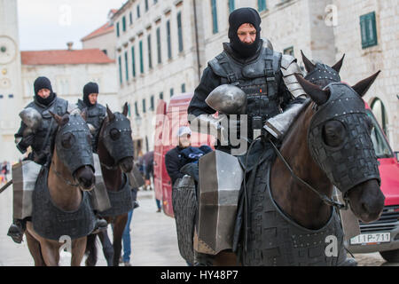 "Robin Hood: Origins Produktion schließt Teil der Hauptstraße in Dubrovnik zu Filmszenen wo: Dubrovnik, Kroatien bei: 28. Februar 2017 Credit: WENN.com ** nur verfügbar für die Veröffentlichung in UK, USA, Deutschland, Österreich, Schweiz ** Stockfoto