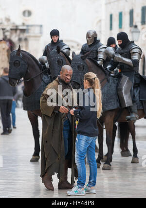 "Robin Hood: Origins Produktion schließt Teil der Hauptstraße in Dubrovnik zu Filmszenen wo: Dubrovnik, Kroatien bei: 28. Februar 2017 Credit: WENN.com ** nur verfügbar für die Veröffentlichung in UK, USA, Deutschland, Österreich, Schweiz ** Stockfoto