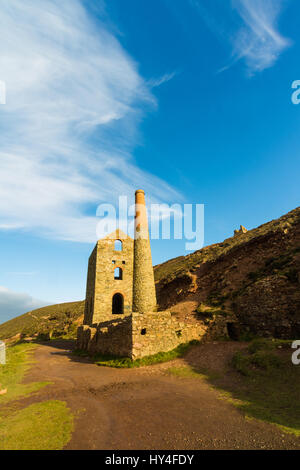 Towanroath Welle Maschinenhaus Teil Wheal Coates Tin Mine. St Agnes, Cornwall, England, Vereinigtes Königreich. Stockfoto