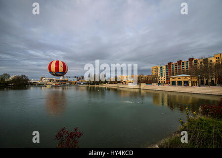 Hotel New York gegenüber dem Disney-See im Disney Resort in Marne-la-Vallée Paris, Frankreich, eines von mehreren Hotels, die Euro Disney anbieten Stockfoto