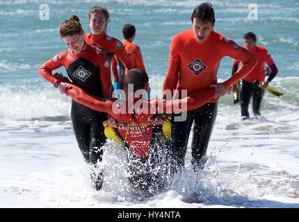 Sauveteurs En Mer, Rettungsschwimmer Ausbildung bei Sables d ' Olonne, Frankreich Stockfoto