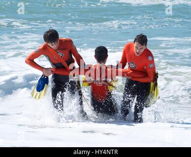 Sauveteurs En Mer, Rettungsschwimmer Ausbildung bei Sables d ' Olonne, Frankreich Stockfoto