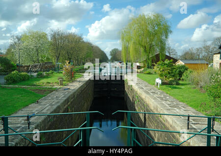 Kanalschleuse an Malestroit, Frankreich Stockfoto