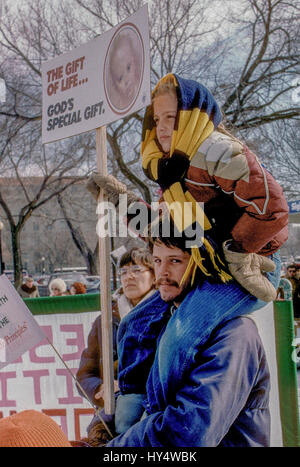 Jährliche RIght To Life März an der Westfront von dem US Capitol und der US-Supreme Court Schritte Washington DC., 22. Januar 1985. Foto: Mark Reinstein Stockfoto