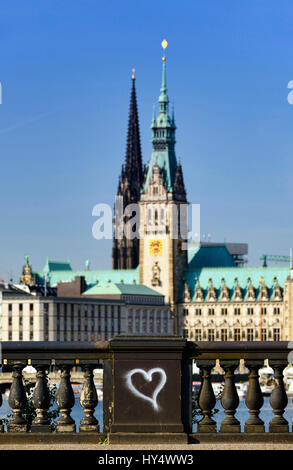 Blick von der Lombardsbruecke des Rathauses in Hamburg, Deutschland, Europa, Blick von der Lombardsbruecke Zum Rathaus in Hamburg, Deutschland, Europa Stockfoto