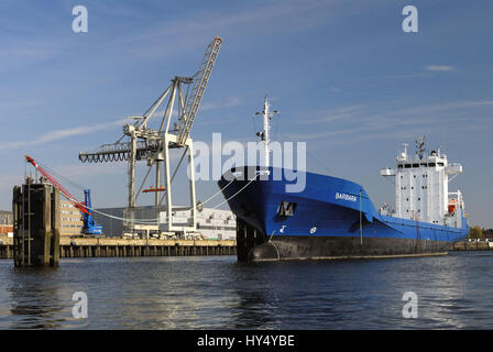 Frachter im Hafen Hanse in Hamburg, Deutschland, Europa, Frachtschiff Im Hansahafen in Hamburg, Deutschland, Europa Stockfoto