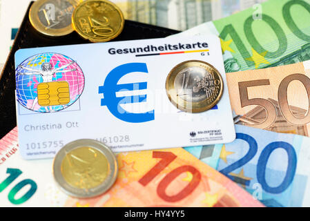 Gesundheit-Karte mit Eurosign und Geld, Schema Beiträge zur Krankenversicherung, Gesundheitskarte Mit Eurozeichen Und Geld, Krankenkassenbeitraege Stockfoto