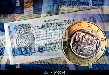 Alte deutsche Inflation Banknoten und griechischen Euro, griechischen Reparationsforderungen, Alte Deutsche Inflationen Geldscheine Und gruppierten Euro, griechische Stockfoto