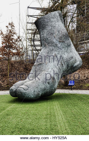 Denkmal, Fuß der Fußballlegende Uwe Seeler von Brigitte Schmitges ...