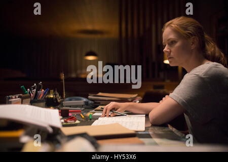 Erscheinungsdatum: 11. November 2016 Titel: Ankunft STUDIO: Paramount Bilder Regie: Denis Villeneuve PLOT: Linguist ist durch das Militär zu helfen bei der Übersetzung von alien Kommunikations Darsteller rekrutiert: Amy Adams als Louise Banks. (Kredit-Bild: © Paramount Pictures/Entertainment Pictures) Stockfoto