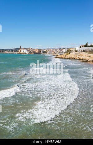 Die schöne Stadt von Sitges, Spanien in einem sonnigen Frühlingstag Stockfoto