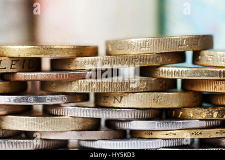 Mehreren gestapelte Münzen sind der Hintergrund Stockfoto