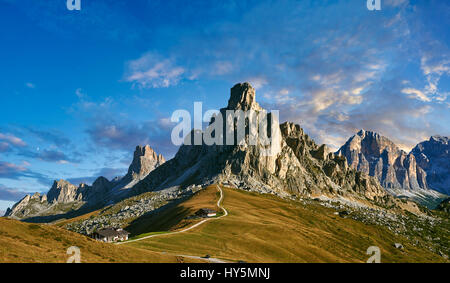 Nuvolau Berg, Monte Nuvolau, oberhalb Passo Giau, Passo di Giau, Colle Santa Lucia, Dolomiten, Belluno, Italien Stockfoto