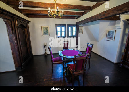 Salon im Schloss Bran in der Nähe von Bran, Rumänien, so genannte "Draculaschloss", Heimat der Titelfigur in Bram Stokers Roman "Dracula" Stockfoto