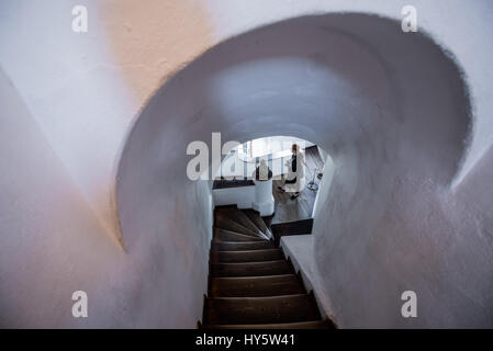 Treppe im Schloss Bran in der Nähe von Bran, Rumänien, so genannte "Draculaschloss", Heimat der Titelfigur in Bram Stokers Roman "Dracula" Stockfoto