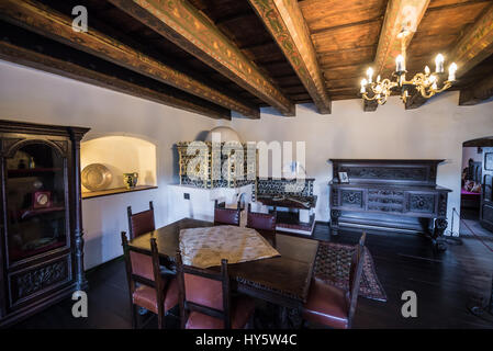 König Ferdinand Speisesaal im Schloss Bran, Rumänien, so genannte "Draculaschloss", Heimat der Titelfigur in Bram Stokers Roman "Dracula" Stockfoto