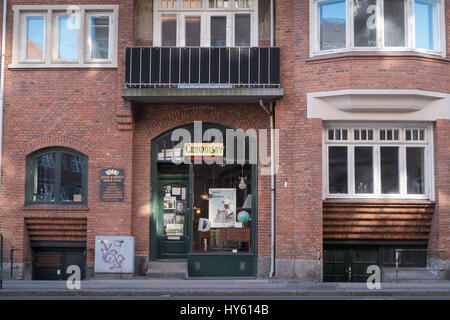 Interessantes kleines Antiquitätengeschäft in Frederiksberg, in der Nähe von The Lakes, Kopenhagen, Dänemark Stockfoto