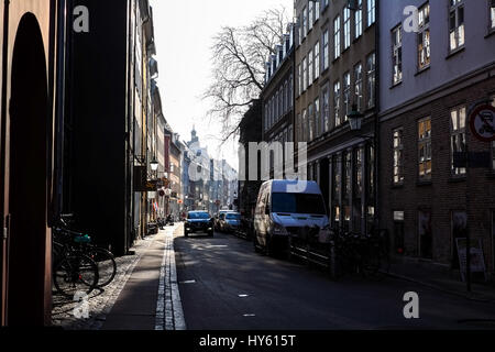 19. Jahrhundert klassizistische Bauten säumen die Straßen der historischen Stadt alt Kopenhagen, Dänemark Stockfoto