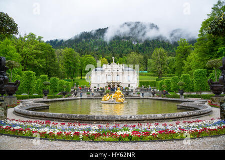 Ettal, Deutschland - 5. Juni 2016: Linderhof Palace in Baviera, Deutschland, eines der Schlösser von König Ludwig II. Stockfoto