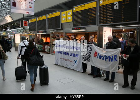 Berlin, Deutschland, 28. März 2015: Protest gegen PNR (Passenger Name Records) auf Flughäfen. Stockfoto