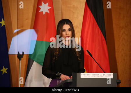 Berlin, Deutschland, 17. Septmeber, 2015: Königin Rania von Jordanien erhält den Walther-Rathenau-Award. Stockfoto