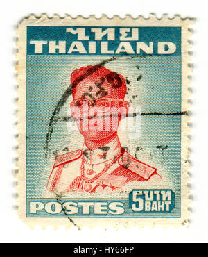 GOMEL, Weißrussland, 2. April 2017, Stempel gedruckt in Thailand zeigt Bild von The Bhumibol Adulyadej, verliehen mit dem Titel König Bhumibol des großen im Jahre 198 Stockfoto