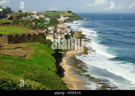 Vertikale Blick vom Castillo de San Cristobal Festung San Felipe del Morro, Puerto Rico Stockfoto