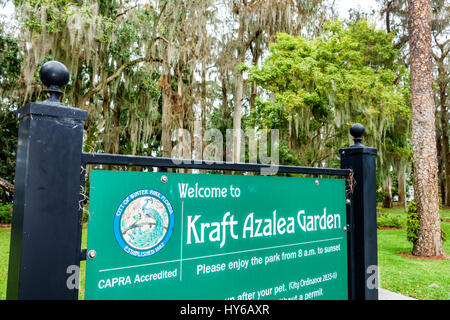 Winter Park Florida, Orlando, Kraft Azalea Garden, öffentlicher Park, Zypressen, Moos, Schild, CAPRA akkreditiert, FL170222090 Stockfoto