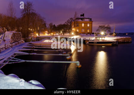 Kleines Boot Hafen in Vaxholm Vaxholm gegenüber der Burg, in Schweden Stockfoto