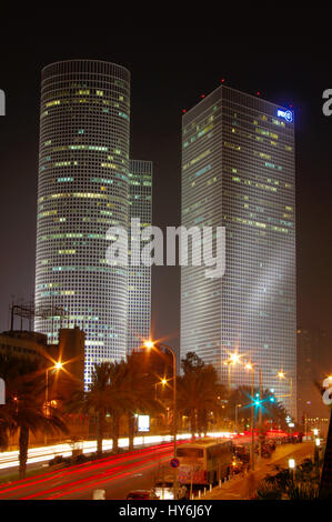 Azrieli Towers - Tel Aviv-Nacht Stockfoto