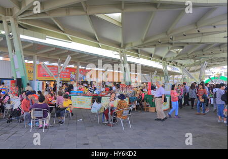 Menschen besuchen Taipei Expo Park Bauernmarkt in Taipeh. Stockfoto