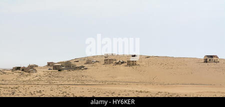 NAMIBIA, KOLMANSKOP - 14. SEPTEMBER. 2014: Ghost Town Kolmanskop, ehemalige Diamond Dagger Stadt in der Wüste Streifen in der Nähe von Lüderitz. Es wurde von 1908 Ti verwendet. Stockfoto