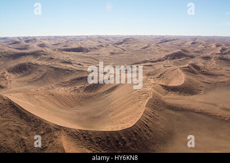 Airwiew von den Dünen und Umgebungslichter Region des Sossusvlei. Hier finden Sie höchsten Sanddünen der Welt. Befindet sich im Namib Naukluft Park, Namibia, Af Stockfoto