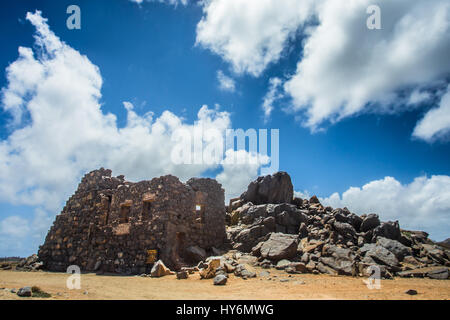 Historische Bushiribana Goldmine Ruinen Sehenswürdigkeit in Aruba Stockfoto