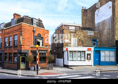 Die historische Angel Inn in Highgate, London, UK Stockfoto