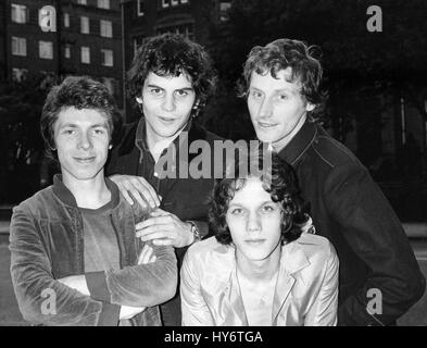 British power-pop-Gruppe The Boyfriends vor einer live-Performance in London, England am 20. august posieren, 1978. L-R Chris Skornia, Mark Henry, Patrick Collier, Steve Bray (vorne). Stockfoto