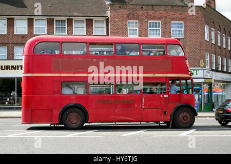 1949 Leyland 7 RT roten Doppeldeckerbus RTL 139 in London Transport Lackierung, North Cheam, Greater London, 2008 Stockfoto