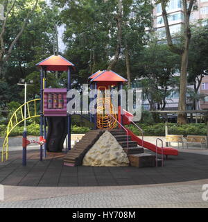 leeren Sie den Kinderspielplatz in einem Park in Kowloon, Hong Kong Stockfoto