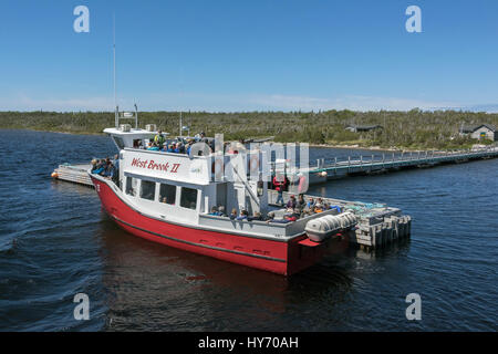 Western Brook Pond Ausflugsboot, Gros Morne National Park, Neufundland Stockfoto