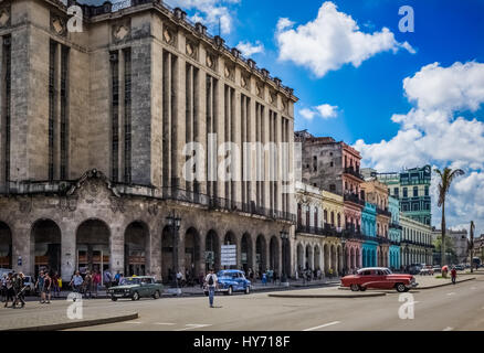 amerikanische Oldtimer in Varadero Kuba - Serie Kuba Reportage Stockfoto