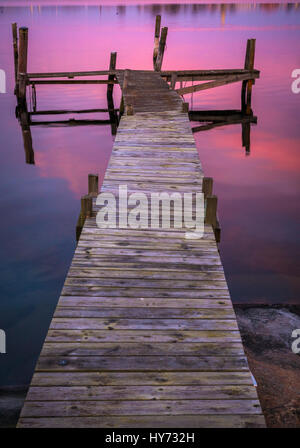 Dock in Karlskona, Schweden... Karlskrona ist eine Ortschaft und der Sitz der Gemeinde Karlskrona, Blekinge Grafschaft, Schweden. Stockfoto