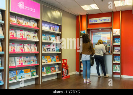 Thomson ausländische Währung Austausch Reisen Geld Reisebüro Geschäft innen innen Stockfoto