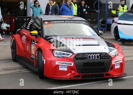 Tag des Rennens für den Hankook 24H Tourenwagen Ausdauer in Silverstone Stockfoto