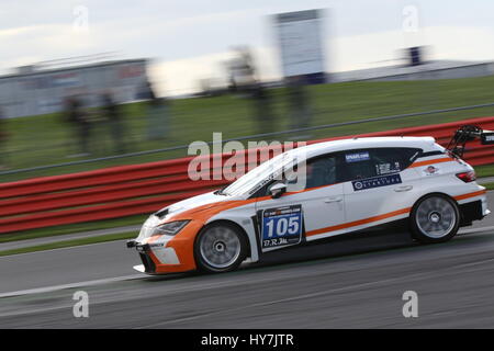 Tag des Rennens für den Hankook 24H Tourenwagen Ausdauer in Silverstone Stockfoto