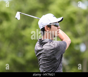 Humble, Texas, USA. 1. April 2017. Seung-Yul Noh trifft ein Schuss in der dritten Runde der Shell Houston Open im Golf Club in Houston in Humble, Texas. John Glaser/CSM/Alamy Live-Nachrichten Stockfoto
