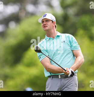 Humble, Texas, USA. 1. April 2017. Hudson Swafford trifft ein Schuss des t-Stücks in der dritten Runde der Shell Houston Open im Golf Club in Houston in Humble, Texas. John Glaser/CSM/Alamy Live-Nachrichten Stockfoto