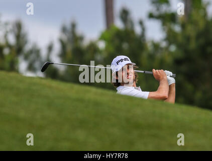 Humble, Texas, USA. 1. April 2017. Aaron Baddeley trifft ein Schuss in der dritten Runde der Shell Houston Open im Golf Club in Houston in Humble, Texas. John Glaser/CSM/Alamy Live-Nachrichten Stockfoto